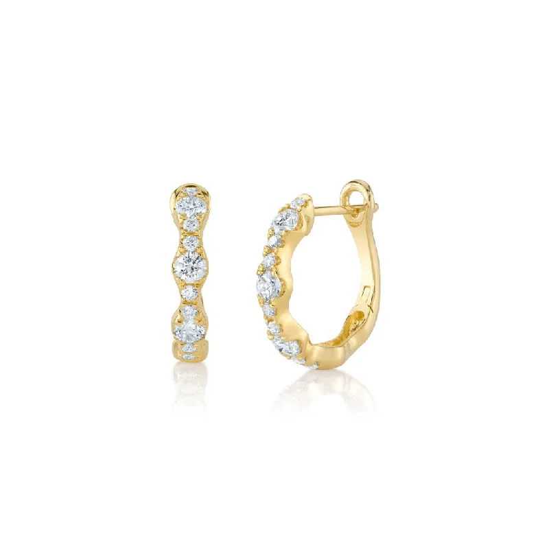 Shy Creation Wavy Diamond Hoops